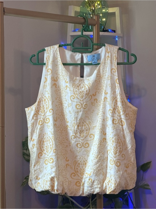 CeCe Tops - CeCe Cream & Yellow Sleeveless Tank Top PRELOVED IN EXCELLENT CONDITION